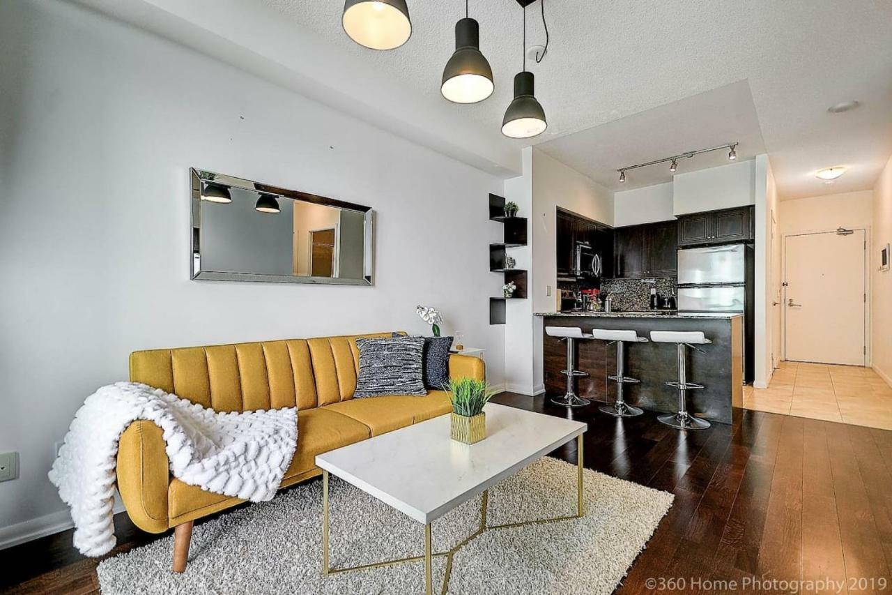 30 Off Lake View Property Heart Of Downtown Toronto Kültér fotó