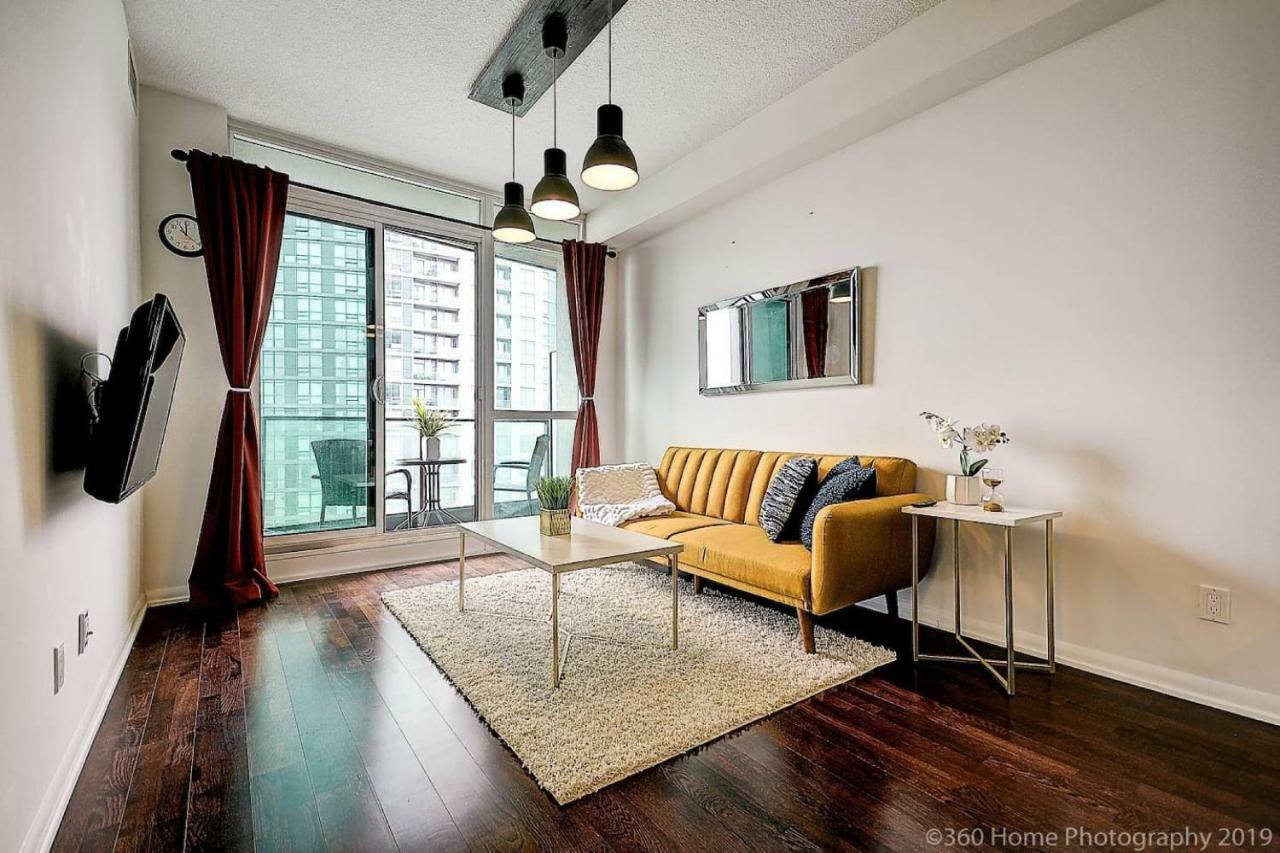 30 Off Lake View Property Heart Of Downtown Toronto Kültér fotó